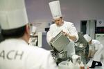 Danske Morten Falk har trænet i et år for at præstere det bedste til Bocuse d'Or. Desværre blev det ikke til hæder ved konkurrencen i Lyon. 