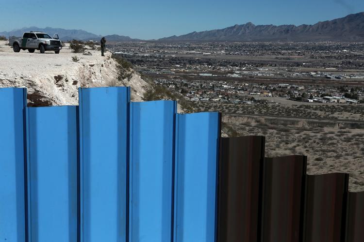 Hegn på grænsen mellem USA og Mexico. (AP Photo/Christian Torres) 