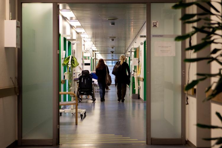 Hospitalsgangene i Region Hovedstaden er plaget af ekstra travlhed i disse dage, som skyldes en influenza-epidemi i omløb. 