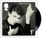David Bowies 'Heroes' er et af frimærkerne.  