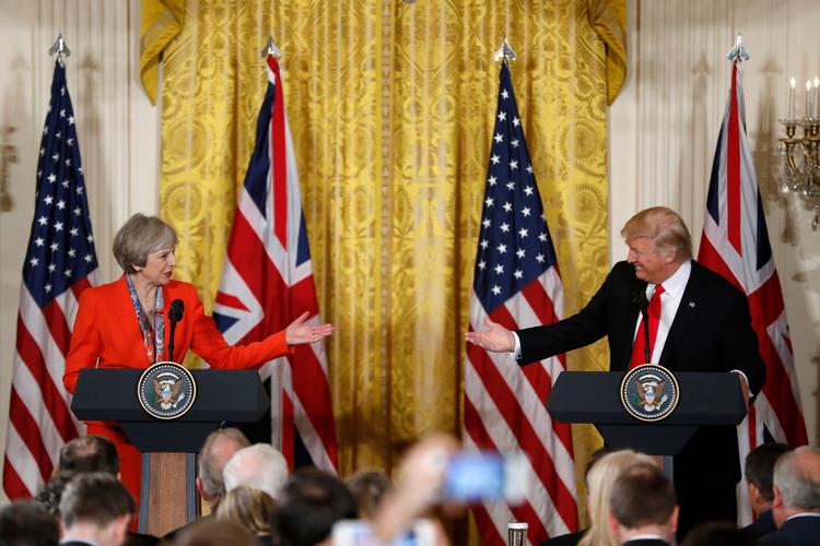 USAs præsident, Donald Trump, og Storbritanniens premierminister, Theresa May, i fælles pressemøde i Det Hvide Hus i Washington. (AP Photo/Pablo Martinez Monsivais) 