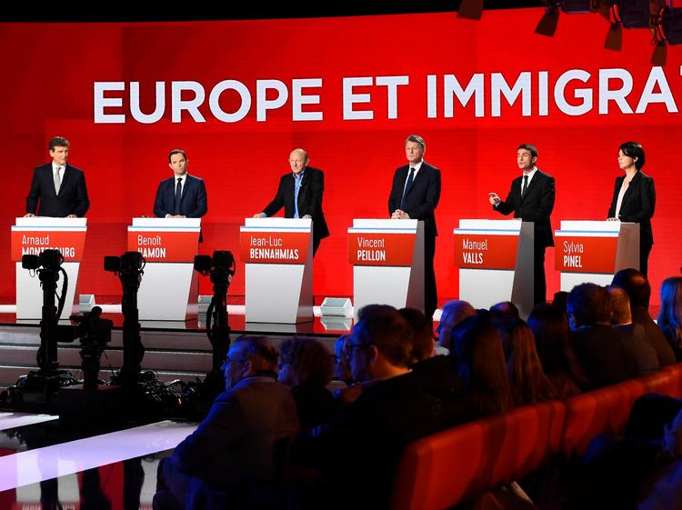 Franske politikere i tv-debat. Fra venstre Arnaud Montebourg, Benoit Hamon, Jean-Luc Bennahmias, Vincent Peillon, Manuel Valls og Sylvia Pinel. 