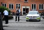 Mand dræbt af skud gennem bilrude To personer anholdt