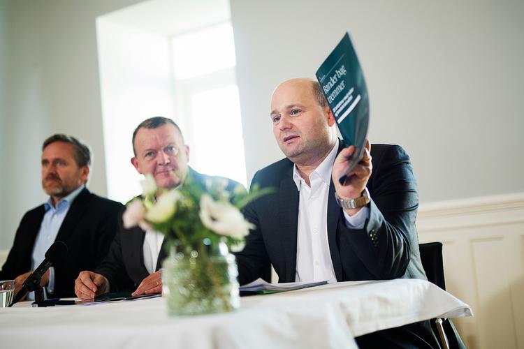 Regeringsseminaret på Fyn blev afsluttet med et pressemøde med deltagelse af partilederne i form af Anders Samuelsen (LA), Lars Løkke Rasmussen (V) og Søren Pape Poulsen (K). 