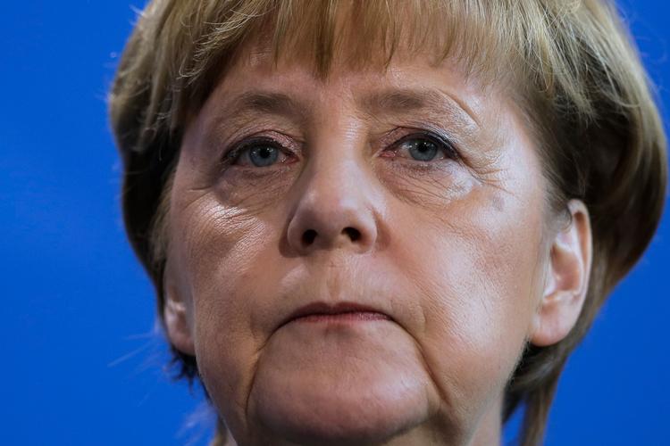 Angela Merkel talte i telefon med Donald Trump tre kvarter i morgen. 