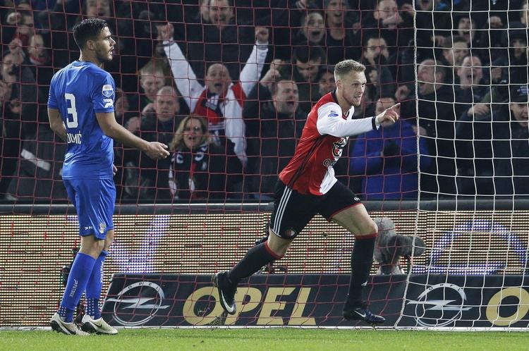 I sin første sæson i Feyenoord har Nicolai Jørgensen scoret 18 gange i tre turneringer, senest to gange i dag mod NEC Nijmegen, der havde Dario Dumic (tv.) i midterforsvaret. 