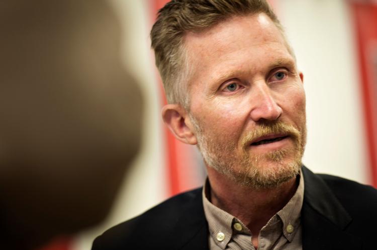 Jeg giver ikke meget for en dopingkommissær, der hævder, at han har kendskab til en række ryttere, som har snydt, siger Brian Holm. 
