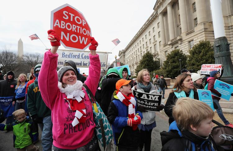 Demonstranter indtog lørdag Washington ved den årlige demonstration mod abort 'March for Life'. Nu vejrer de morgenluft med Donald Trump ved roret 