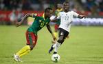 Christian  Bassogog (tv.) har fået et stort gennembrud i Gabon. Hans kontrakt med AaB løber til 2020 
