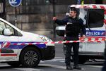 Hændelsen ved Louvre fik Paris til at aktivere et omfattende antiterror-beredskab. 