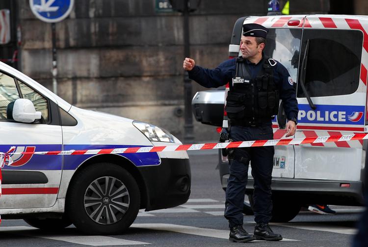 Hændelsen ved Louvre fik Paris til at aktivere et omfattende antiterror-beredskab. 
