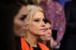Præsidentens rådgiver Kellyanne Conwayhar reklameret for Ivanka Trumps produkter. Og det kan være et etisk problem. 