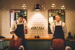 I dag kl. 17-20 kan du få en gratis barbering eller klipning, mens du vil blive opvartet med øl og snacks fra Sliders.  