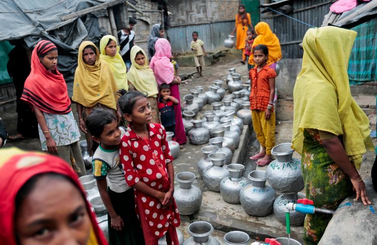 Titusindvis af rohingyaer er flygtet fra de myanmarske myndigheders undertrykkelse til nabolandet Bangladesh. 
