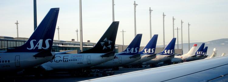 Lyn-forsinkede flypassagerer får over 100