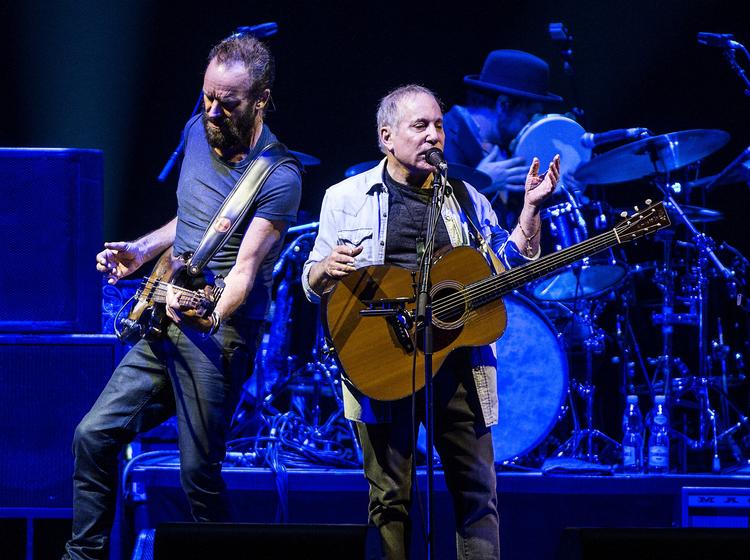 Sting og Paul Simon sammen i koncert i Odense. Nu skal kommunalbestyrelsen redegøre for kommunens ageren ift Arena Fyn. 
