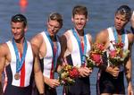 Victor Feddersen (tv.), Eskild Ebbesen, Thomas Ebert og Søren Madsen vandt bronze ved OL i 2000. Nu kæmper de sammen med en række tidligere roere for, at letvægtsfireren kan blive på det olympiske program. 