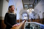 Susan Simonsen, forfatter og tidligere ansat hos Venstre på Christiansborg. Hun er ktuel med bogen 'De underdanige og de magtfulde'. 