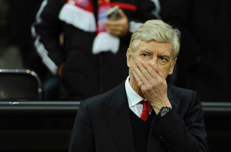 Det var en hård aften, da Arsenal-manager Arsène Wenger så sit hold kollapse mod FC Bayern i München. Men han har mod på mere fodbold efter sæsonen. 