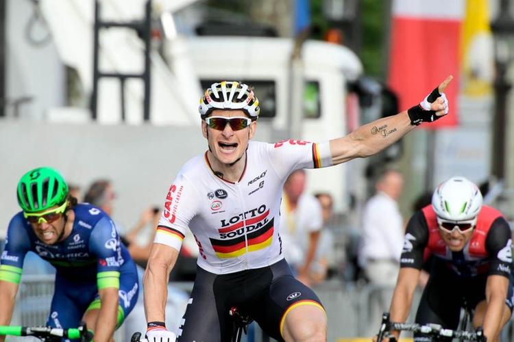 Efter skuffelsen forleden kunne André Greipel på dagens 4. etape i Volta ao Algarve lade jublen få frit løb. Foto: ASO/A. Broadway. 