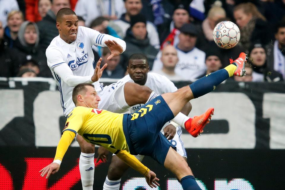 FCKs Mathias 'Zanka' Jørgensen og Brøndbys Kamil Wilczek . 