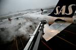 SAS mener, at afgifterne i Københavns lufthavn er for høje. Lufthavnen mener, at de ligger i den billigste tredjedel i Europa. 