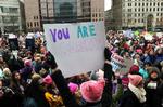 For en måned siden demonstrerede mennesker verden over til 'Women's March' mod den krænkende retorik i sidste års amerikanske valgkamp. I dag fastslår Amnesty i deres internationale rapport, at en hadefuld retorik flere steder i verden risikerer at tilbagerulle menneskrettigheder. 