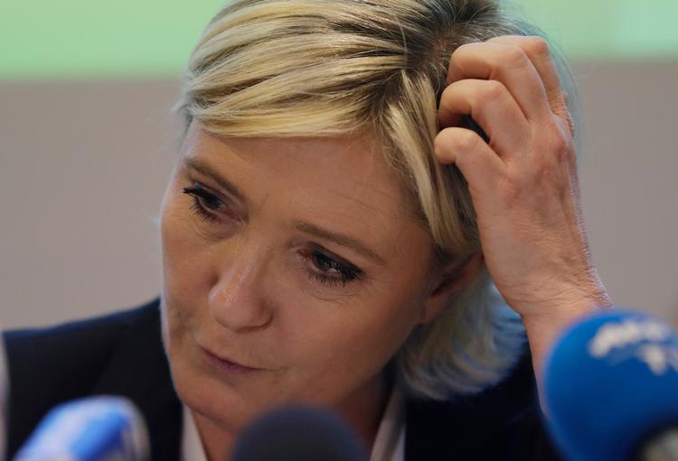 Marine Le Pen mener, at svindelanklager er et forsøg på at afspore hendes valgkamp. 