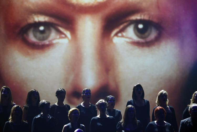 David Bowie portrætteret ved  Echo Music Awards i Berlin sidste år. 