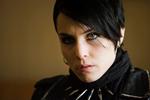 Lisbeth Salander i skikkelse af Noomi Rapace.  