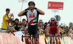 Rui Costa nyder sejrens sødme på kongeetapen i Abu Dhabi Tour. Foto: ANSA-Peri/Bazzi. 