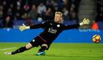 Leicester - og Kasper Schmeichel - har tabt fem kampe i træk i Premier League med sammenlagt 12-0 og inklusive en 0-0-kamp mod Middlesbrough har ikke scoret i ligaen i 2017. 