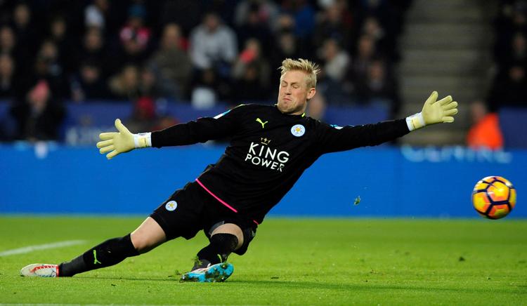 Leicester - og Kasper Schmeichel - har tabt fem kampe i træk i Premier League med sammenlagt 12-0 og inklusive en 0-0-kamp mod Middlesbrough har ikke scoret i ligaen i 2017. 