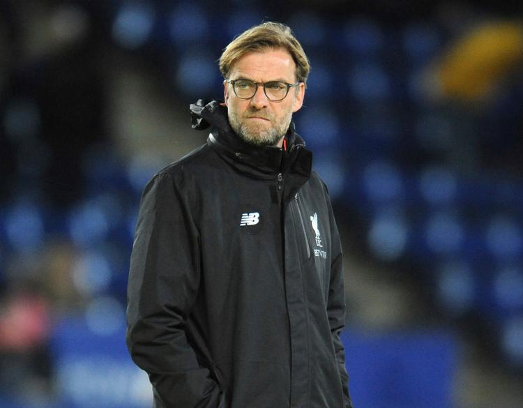 Det var ikke de rareste blikke, Liverpool-manager Jürgen Klopp sendt ud over King Power Stadium, da Leicester mandag kørte hans hold over. Lørdag skal der reageres. 
