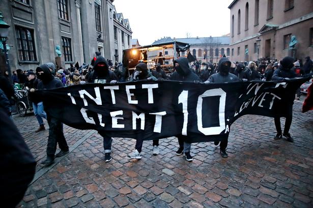 Demonstration om Ungdomshusets nedrivning Intet glemt intet tilgivet