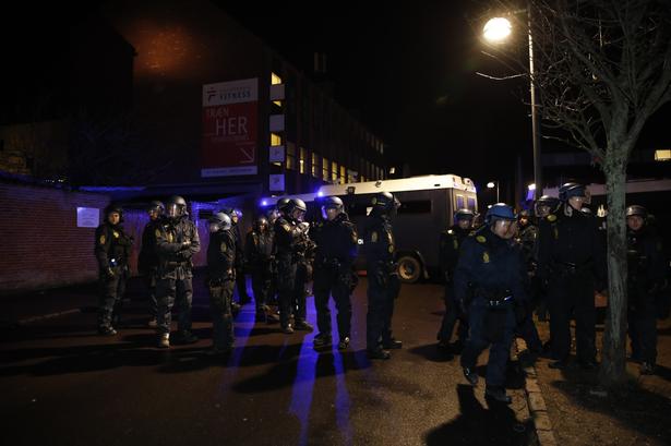 Ungdomshuset på Dortheavej, sent onsdag aften. Foto: Jacob Ehrbahn  