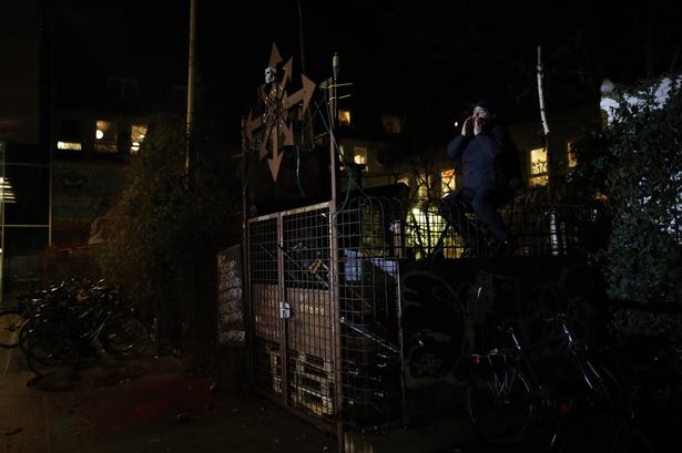 Ungdomshuset på Dortheavej, sent onsdag aften. Foto: Jacob Ehrbahn  