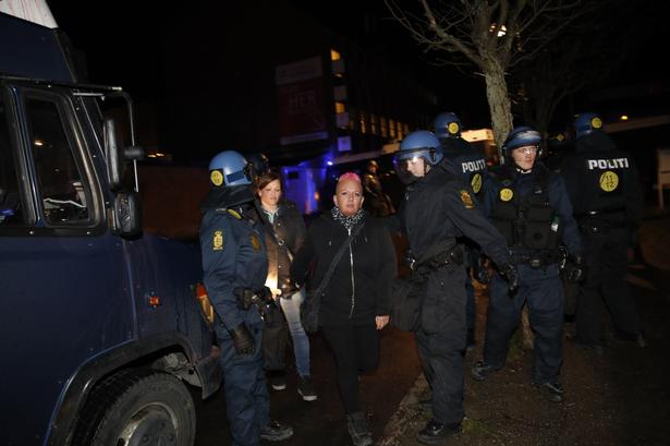 Ungdomshuset på Dortheavej, sent onsdag aften. Foto: Jacob Ehrbahn  