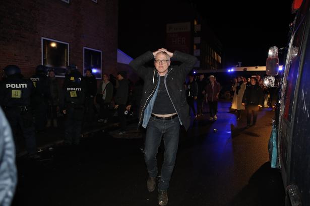 Ungdomshuset på Dortheavej, sent onsdag aften. Foto: Jacob Ehrbahn  