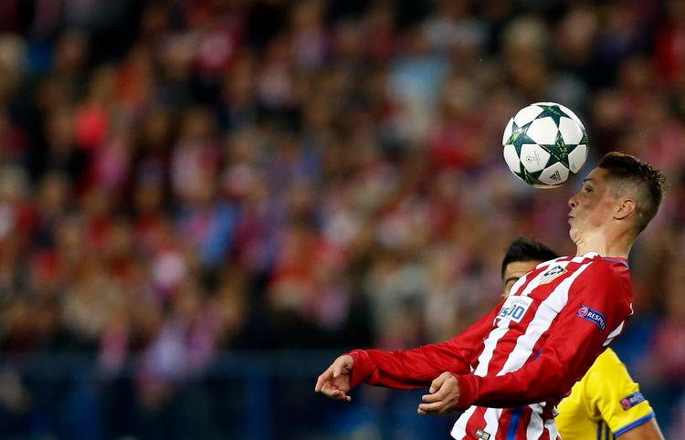  Fernando Torres skal tilbringe natten på et hospital.  