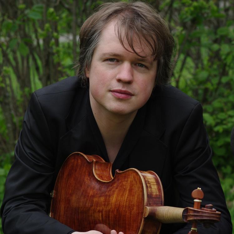 Den unge violinist Henning Kraggerud har gjort et scoop i Canada.  
