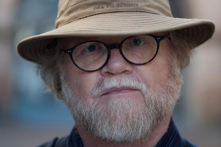 Peter Høilund sender læseren på en tankevækkende tidsrejse.  Pr-foto