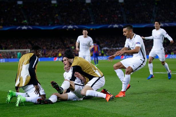 Den er hjemme, tænkte de garanteret, PSG-spillerne, da Cavani havde scoret. 
