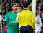 Frustrationen var til at få øje på, da PSG's tyske målmand Kevin Trapp beklagede sig til sin landsmand, kampens dommer Deniz Ayetekin på Camp Nou onsdag aften.
 