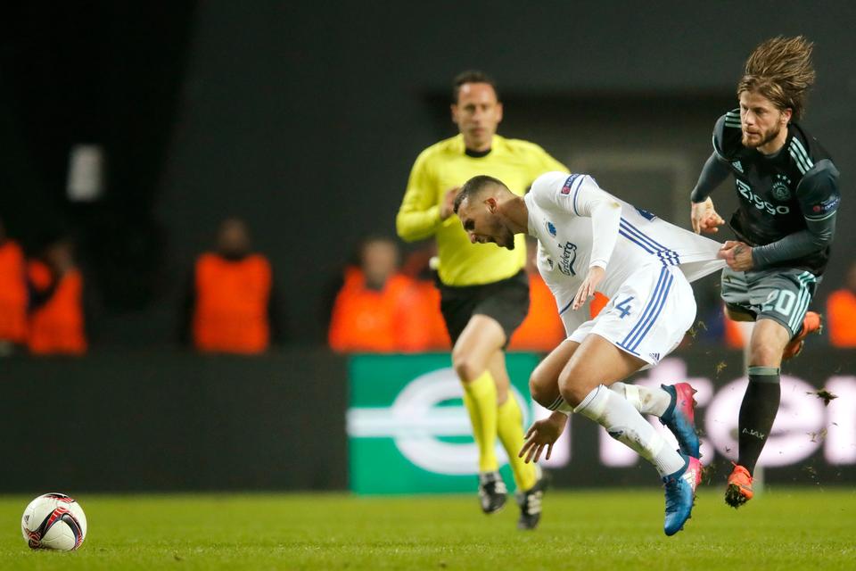 Europa League 1/8-finale i Parken: FCK - Ajax. Ajaxs Lasse Schöne og FCKs Youssef Toutouh. 