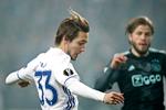 Europa League 1/8-finale i Parken: FCK - Ajax. FCKs Rasmus Falk går forbi Ajaxs Lasse Schöne og scorer til 1-0. 