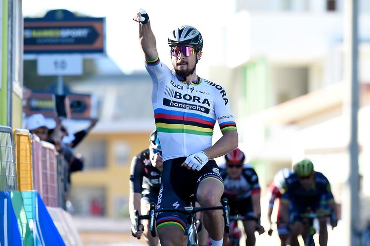 Peter Sagan var urørlig i en kaotisk etapeafslutning. Foto: La Presse - D'Alberto/Ferrari. 