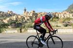 Iført DM-trikoten sørgede Alexander Kamp på Rhodos  for årets første gevinst til Team Véloconcept.  