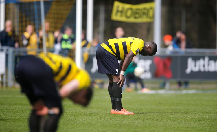 Da Wilfried Domoraud øgede til 5-0 for Hobro i begyndelsen af 2. halvleg, lignede det et totalt sammenbrud for Vejle, der dog fik dæmpet ydmygelsen med en reducering. 