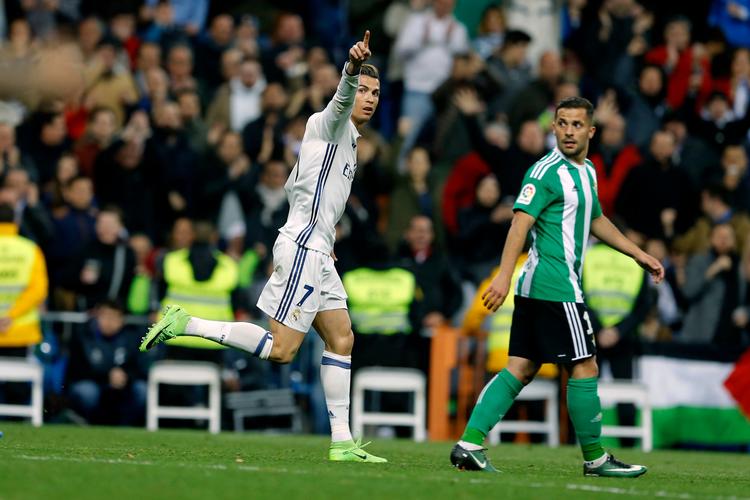 Cristiano Ronaldo kom igen på scoringstavlen for Real Madrid søndag aften i La Liga-opgøret mod Real Betis hjemme på Bernabéu.   